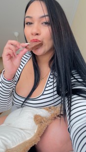 LATINA DE GRANDES TETASAS Y  CULOTE TOTALMENTE NATURALES