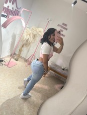 VAYA CULAZO TIENE ESTá JOVENCITA EN (VíA JULIA)