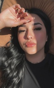 PRECIOSA JOVENCITA DE 20 AÑOS - RICAS  TETITAS