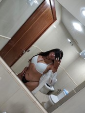 LATINA CACHONDA Y EXÓTICA EN LOS CRISTIANOS