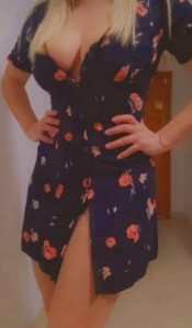 ESPAÑOLA ARDIENTE, JUGUETONA Y MUY CACHONDA EN AGUADULCE