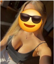 HOLA AMORES SOY UNA CHICA RUBIA MUY WAPA