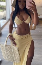 ROSSA MORENA TRAVIESA