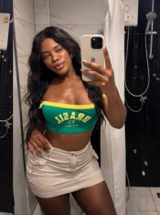 HERMOSA BRASILEÑA MUY JUGUETONA Y MUY FESTEIRA HOT - DISPONIBLE EN JACA