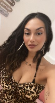 DOS AMIGAS DE PASO POR VIGO CARIÑOSAS