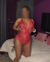 MORENAZA MADURA CON GANAS DE PLACER ¿ TE ANIMAS ?