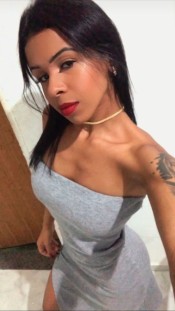 LARISSA CARAMELITO VICIOSO , FIESTERA A TOP