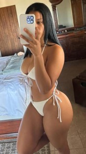 TOP LATINA VALENTINA