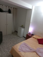 CENTRO GIRONA HABITACIóN LIBRE