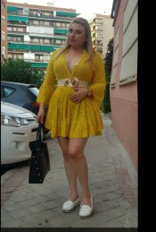 RUBIA FIESTERA Y CACHONDA