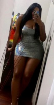 VOLUPTUOSA Y BELLA LATINA