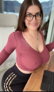 LAURA TETAS GRANDES EN PAMPLONA