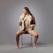 RICA Y LINDA NENITA DESCOMPLICADA