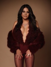 DANIELA LATINA CALIENTE