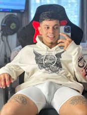 LATINO LECHERO GUARRO Y FIESTERO ATIENDO PAREJAS