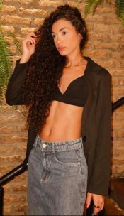 SOY UNA CHICA AVENTURERA A LA QUE LE GUSTA COMPLACER