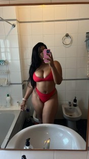 SARA UNA VERDADERA DIOSA MORBOSA CALIENTE FIESTERA