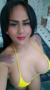 EN GRANADA CHICA TRANS MUY CALIENTE Y COMPLACIENTE