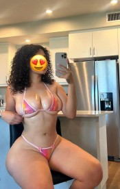 LATINA FIESTERA Y COMPLACIENTE