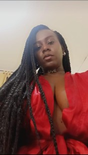 MORENA CALIENTE CORRETE EN MIS TETAS ME PONGO EN 4