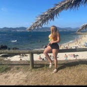 CARIÑOSA DAMA GUARRA FIESTERA CON PISO Y AMIGAS