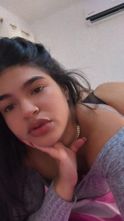 TU CHICA LATINA DELICADA Y MIMOSA