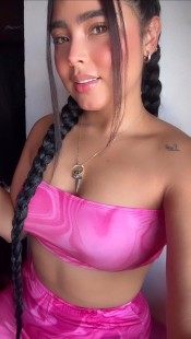 LAURA DULCE Y APASIONADA