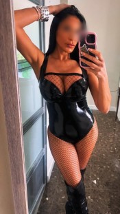 DELICIOSA JOVENCITA MORBOSA IMPLICADA COMPLACIENTE