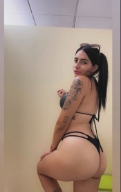 LATINA ARDIENTE Y COQUETA