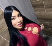 VENEZOLANA VALENTINA SUPER GUARRA DE FIESTA