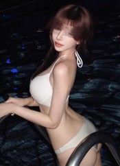 22 AñOS BRUNETTE ELEGANTE Y SOICADA GUAPÍSIMA
