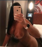 LATINA UNA MUJER CON MUCHO ENCANTO