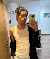 LATINO JOVEN VERSATIL