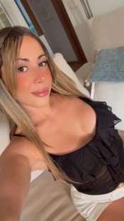 HOLA.AMORE MORENA TRANS LATINA