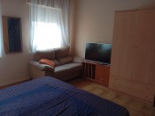 SE ALQUILA HABITACIóN PARA CHICA ESCORTS DESDE 160