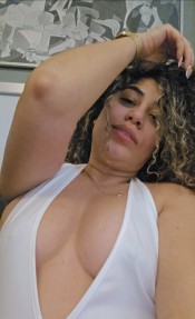 TU RUBIA COMPLACIENTE FIESTERA Y CACHONDA