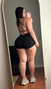 CHICA COLOMBIANA ATRACTIVA Y MUY LLAMATIVA.