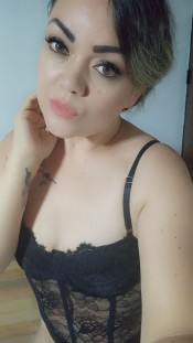 SANTA CRUZ GUAPA RUBIA SOLO SALIDA Y COCHE