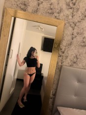 PEQUEÑA SENSUAL Y DIVERTIDA (VIA JULIA)