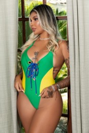 ¡POR PRIMERA VEZ! ESPECTACULAR BOMBA BRASILEÑA SUPER SEXY