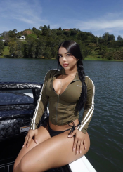 COLOMBIANA MUY BONITA Y DIVERTIDA EN VITORIA