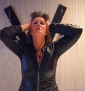 TOP TRANS DOMINATRIX ¿HAS SIDO UN NENE MALO?