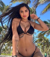 HERMOSA NIÑA DE 23 AÑOS LATINA A TOPE