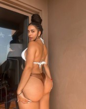 HOLA ME LLAMO KYLIE ME GUSTARIA QUEDAR CONTIGO