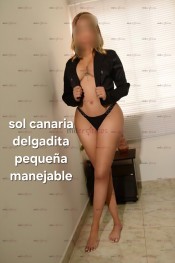 CANARIA RUBIA DELGADITA,PEQUEñA, MANEJABLE OJOS CLAROS,GUAPISIMA ELEGANTE