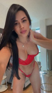 KYNASHA MULATA FEMENINA EXPERTA EN CHICOS SIN EXPERIENCIA EN MARBELLA