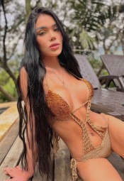 CACHONDA Y CON GANAS DE SEXO ME ENCANTA MAMARLA