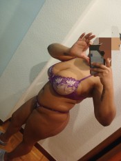 VEN DISFRUTA DE ESTA PUTITA CALIENTE