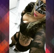 KATHY SUPER CALIENTE EN LA CAMITA