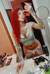 ÚNICA LENGUA DOBLE TATUADA POLLóN TATUADA VERSATIL